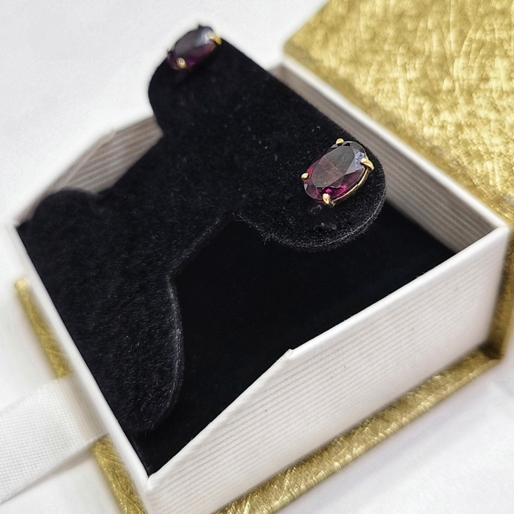 ✨SALE✨ 14K Gold Oval Amethyst Vintage Stud Earrings - Picture 3 of 9